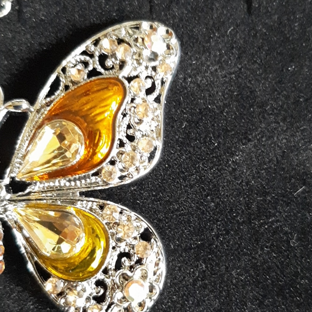 Butterfly necklace NWOT - Picture 8 of 12
